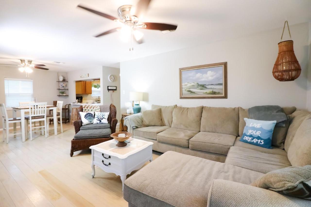 Sunny Daze Walk To Beach 2 Decks Pet Friendly Has A Mini Bar Galveston Exteriör bild