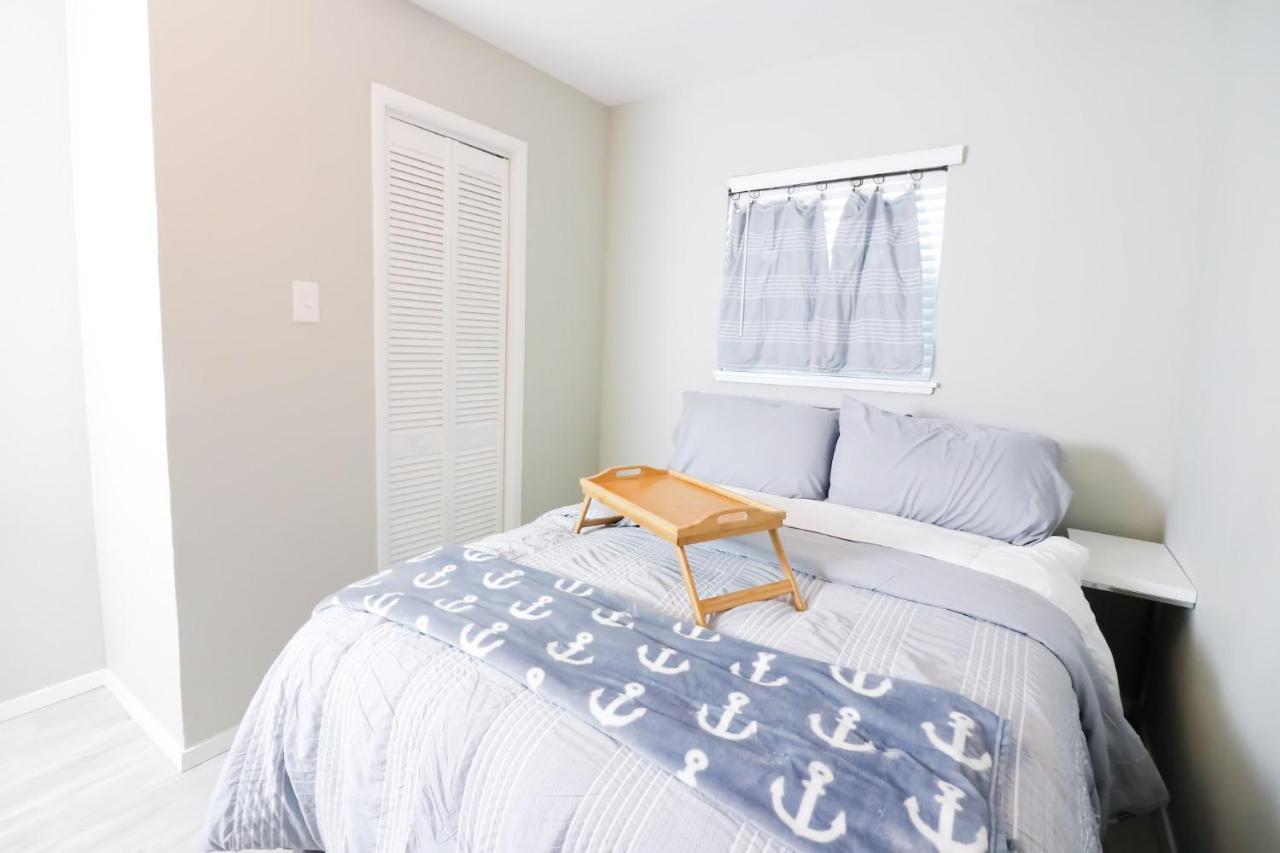 Sunny Daze Walk To Beach 2 Decks Pet Friendly Has A Mini Bar Galveston Exteriör bild