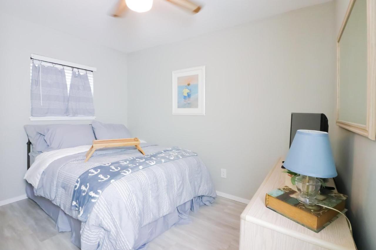 Sunny Daze Walk To Beach 2 Decks Pet Friendly Has A Mini Bar Galveston Exteriör bild