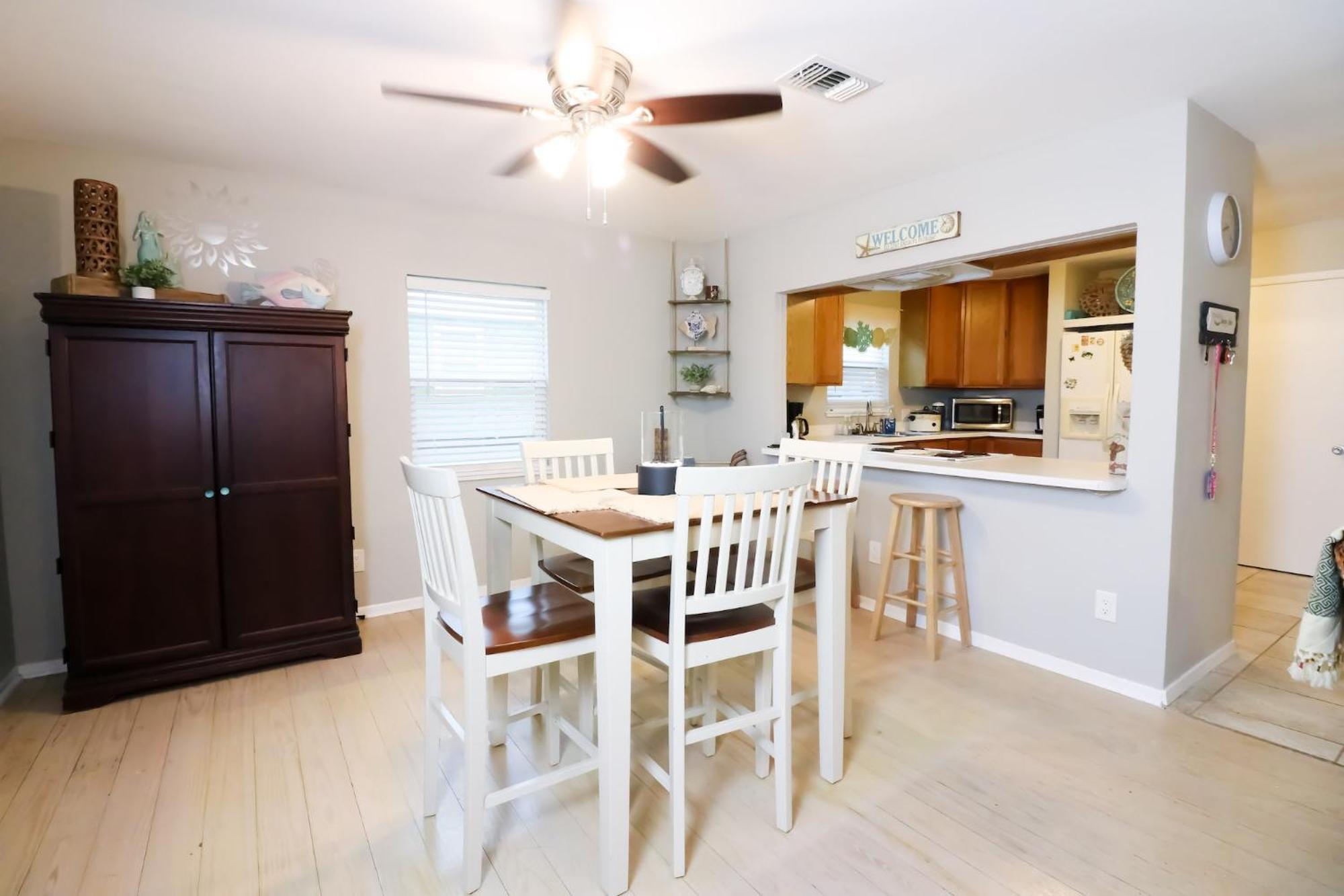 Sunny Daze Walk To Beach 2 Decks Pet Friendly Has A Mini Bar Galveston Exteriör bild