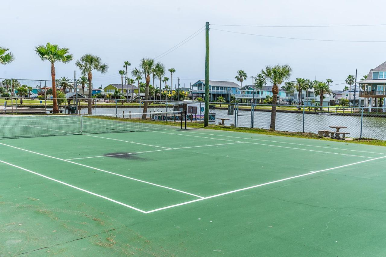 Sunny Daze Walk To Beach 2 Decks Pet Friendly Has A Mini Bar Galveston Exteriör bild