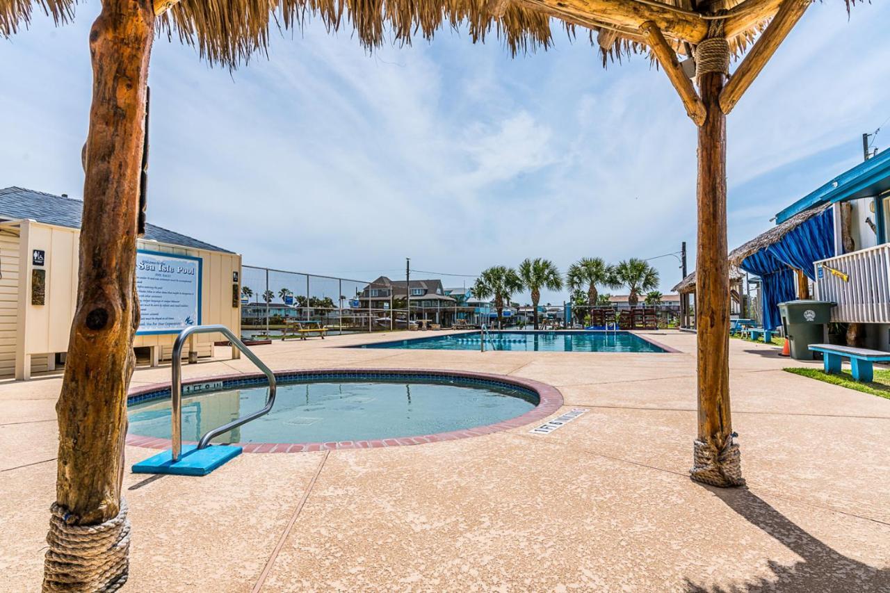Sunny Daze Walk To Beach 2 Decks Pet Friendly Has A Mini Bar Galveston Exteriör bild