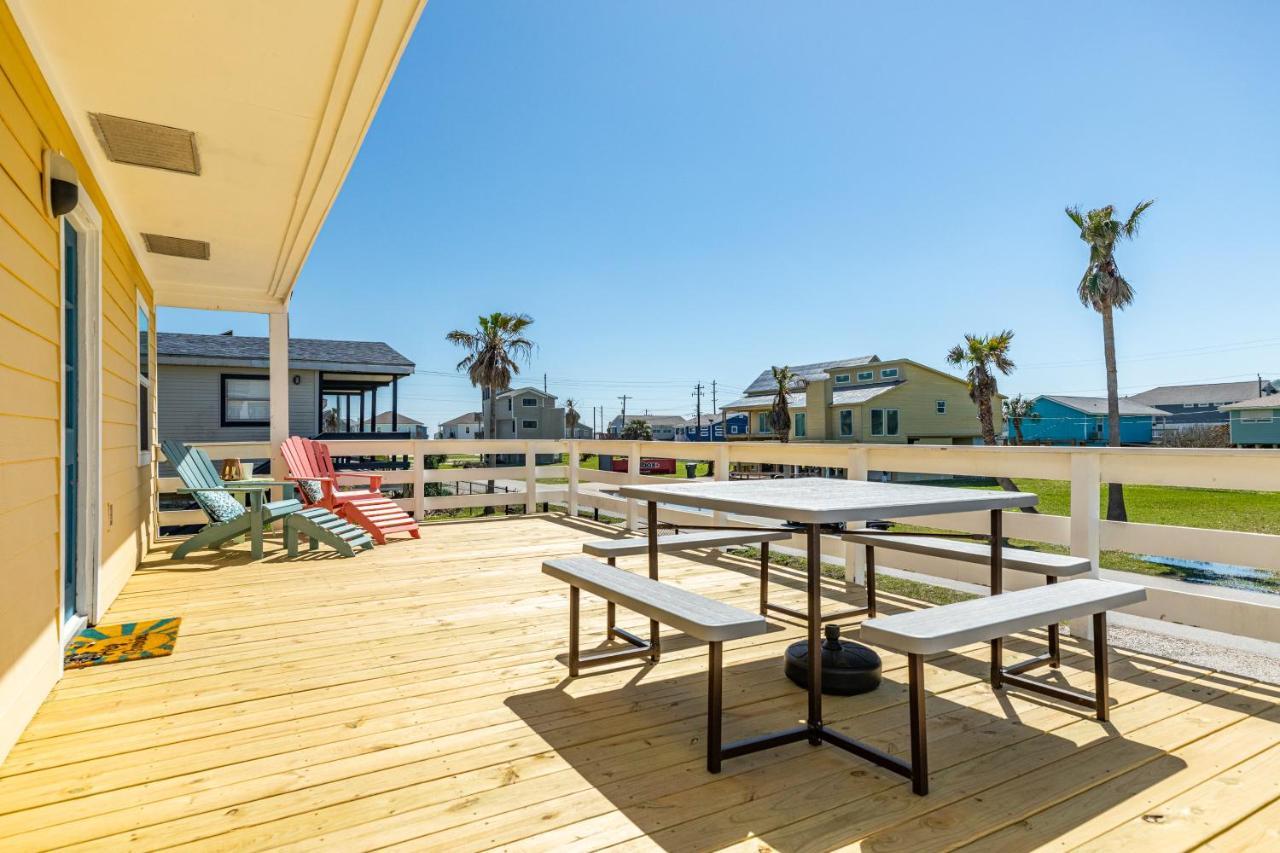 Sunny Daze Walk To Beach 2 Decks Pet Friendly Has A Mini Bar Galveston Exteriör bild